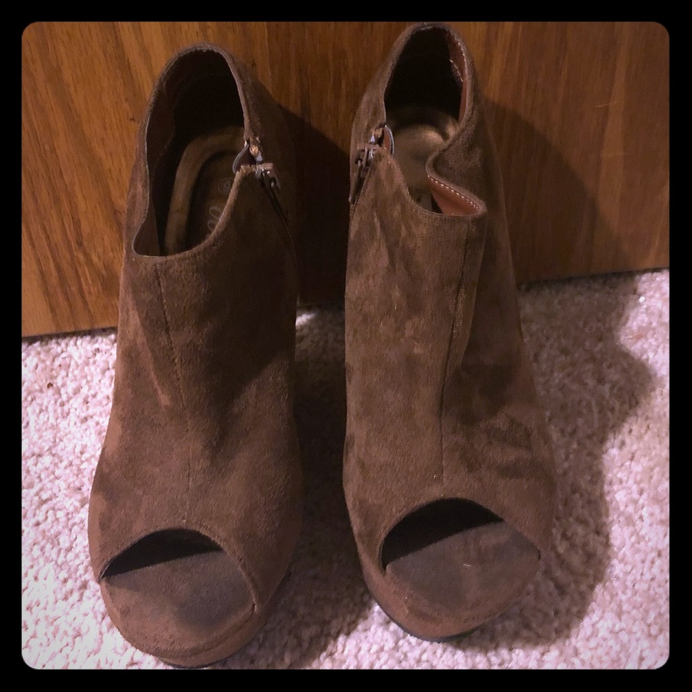 Brown peep toed wedges